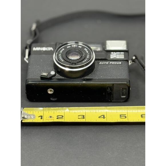 Minolta Hi-Matic AF2-M 38mm f/2.8 Point & Shoot 35 mm Film Camera - Picture 5 of 6